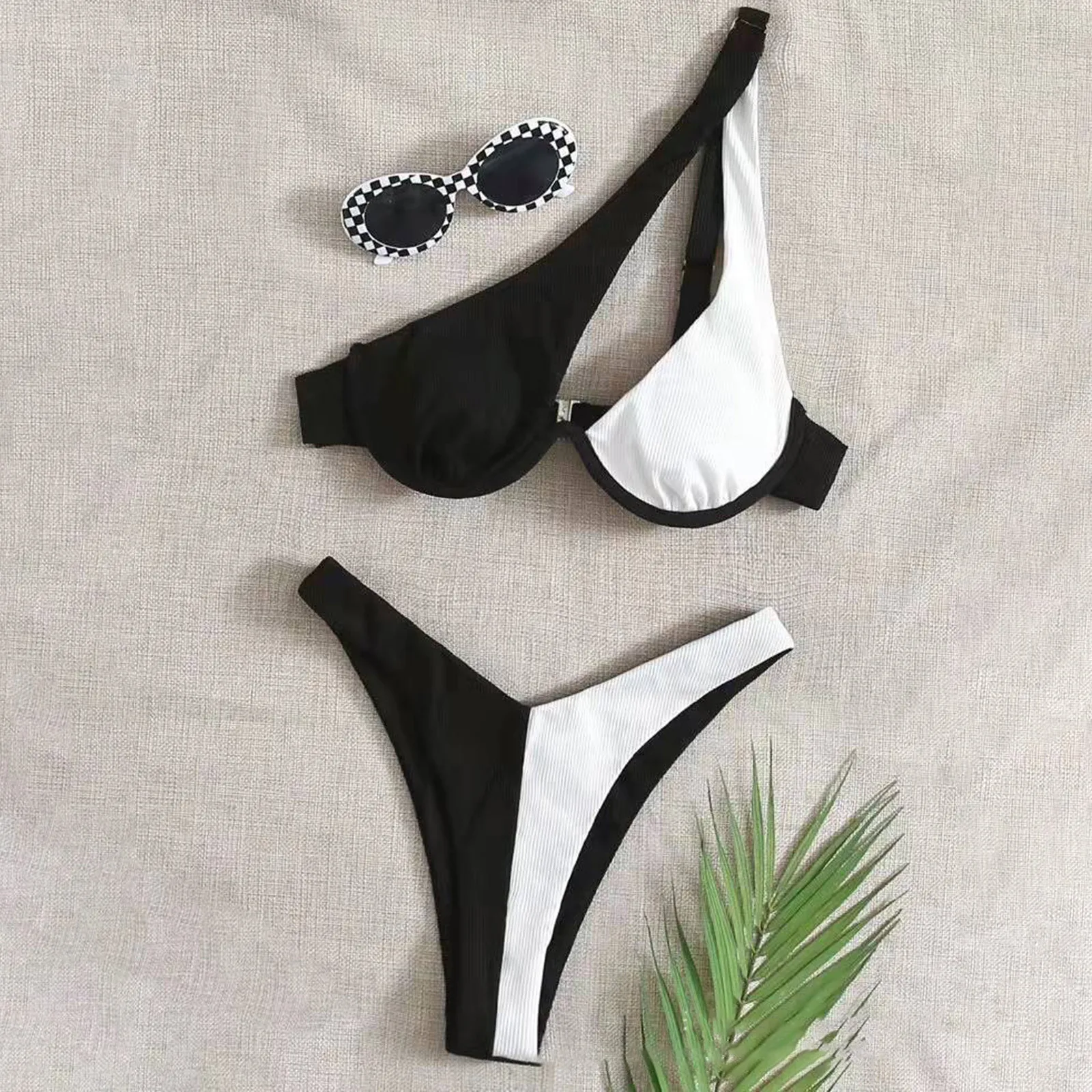 Sexy Women's Bikini Summer Contrast Color One-shoulder Waist Split Adjusted Shoulder Straps Biquini Swimsuit Set Купальник
Sexy Women's Bikini Summer Contrast Color One-shoulder Waist Split Adjusted Shoulder Straps Biquini Swimsuit Set Купальник