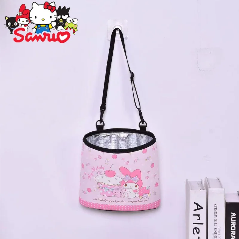 Sanrio Melody Kuromi Hello Kitty Cinnamoroll почтовый мультяшный интерьер автомобиля теплоизоляционная сумка подвесное кресло сумка для хранения
Sanrio Melody Kuromi Hello Kitty Cinnamoroll почтовый мультяшный интерьер автомобиля теплоизоляционная сумка подвесное кресло сумка для хранения