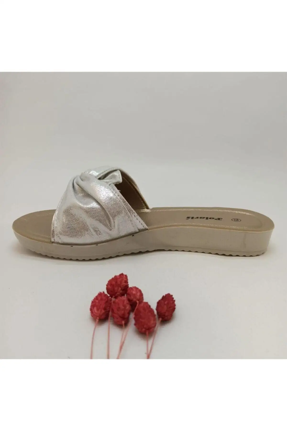 Women Sandals. Z silver Fashion Summer Slipper Indoor Outdoor Flip Flops Beach Shoes Female Slippers Platform Casual
Women Sandals. Z silver Fashion Summer Slipper Indoor Outdoor Flip Flops Beach Shoes Female Slippers Platform Casual