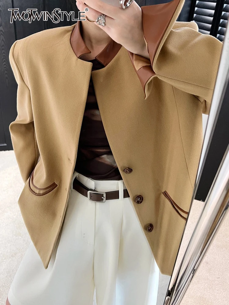 TWOTWINSTYLE Leather Blazer Female Round Neck Long Sleeve Single Breasted Colorblock Vintage Blazers For Women Autumn 2022 New
TWOTWINSTYLE Leather Blazer Female Round Neck Long Sleeve Single Breasted Colorblock Vintage Blazers For Women Autumn 2022 New