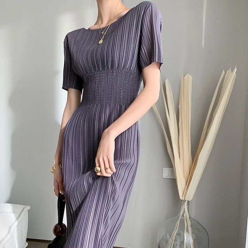 NOBLE Miyake Pleated High Waist Slim Midi Party Badycon Short Sleeve Slash Neck Solid Color Fashion Female Dress
NOBLE Miyake Pleated High Waist Slim Midi Party Badycon Short Sleeve Slash Neck Solid Color Fashion Female Dress