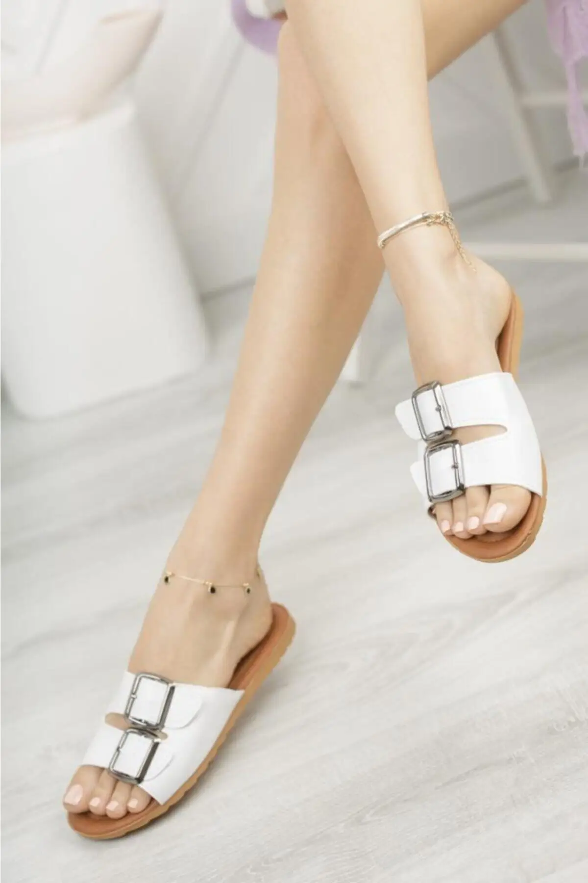 Women Sandals white summer buckle Summer Indoor Outdoor Flip Flops Beach Shoe Female Slippers Platform Casual
Women Sandals white summer buckle Summer Indoor Outdoor Flip Flops Beach Shoe Female Slippers Platform Casual
