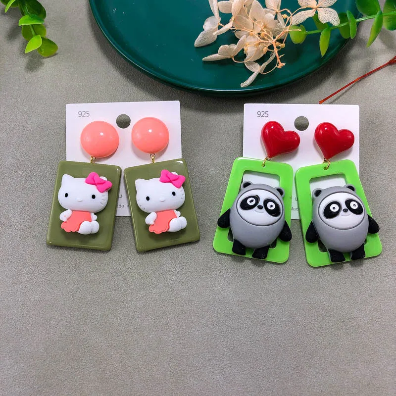 Sanrioed Hellokitty серьги мелодия Kuromi клипса для ушей Kawaii Linabell подвеска модная Сейлор Мун панда универсальные ювелирные изделия-гвоздики
Sanrioed Hellokitty серьги мелодия Kuromi клипса для ушей Kawaii Linabell подвеска модная Сейлор Мун панда универсальные ювелирные изделия-гвоздики