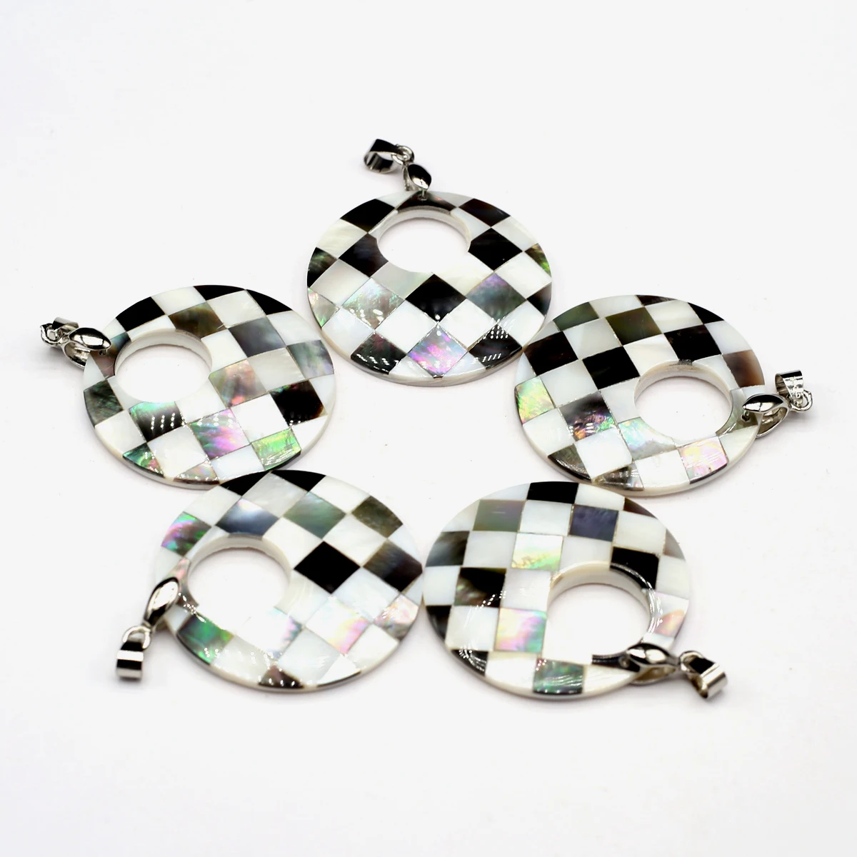 Mosaic Round Hollow Natural Freshwater Shell Jewelry Pendant DIY Personality Reiki Wild Homemade Necklace Amulet Jewelry Gift
Mosaic Round Hollow Natural Freshwater Shell Jewelry Pendant DIY Personality Reiki Wild Homemade Necklace Amulet Jewelry Gift