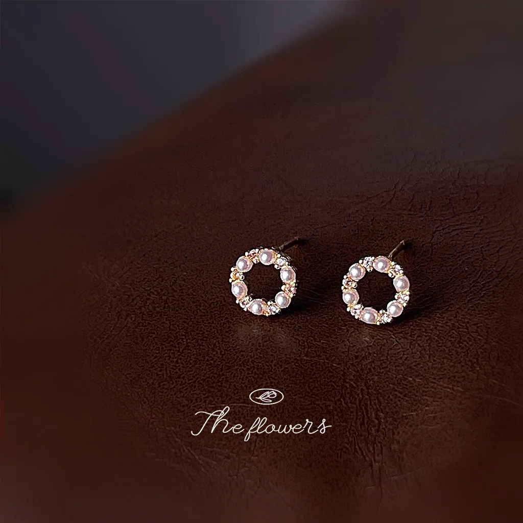 Mini Version ~ Micro-encrusted Zircon 925 Silver Needle Plated 14K Round Earrings Simple Daily Commuter Earrings Trinkets
Mini Version ~ Micro-encrusted Zircon 925 Silver Needle Plated 14K Round Earrings Simple Daily Commuter Earrings Trinkets