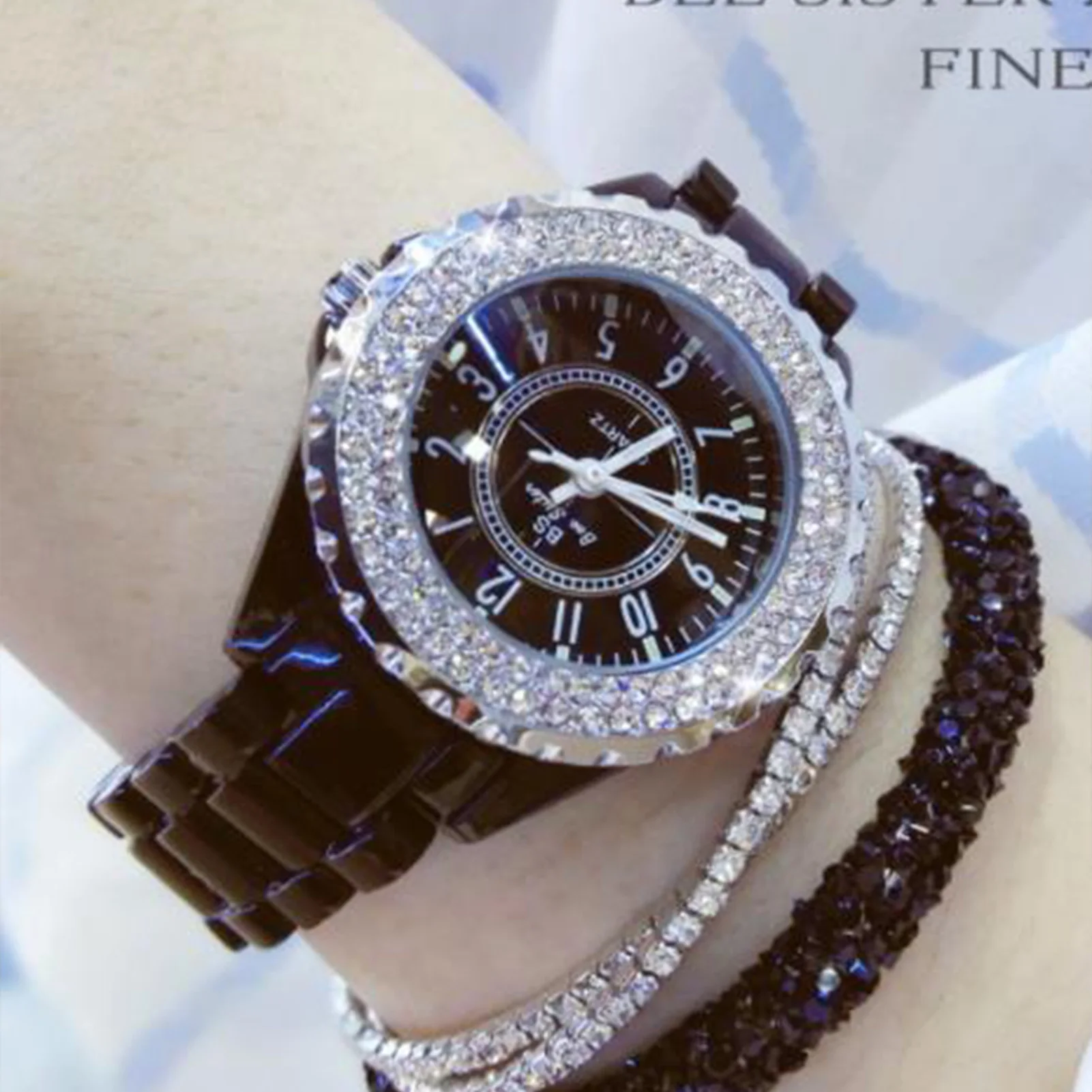 Women's Luxurious Bracelet Watch Sparkling Ceramic Watch With Clear Glass Dial For Woman's Mother's Time Viewer Gift D88
Women's Luxurious Bracelet Watch Sparkling Ceramic Watch With Clear Glass Dial For Woman's Mother's Time Viewer Gift D88
