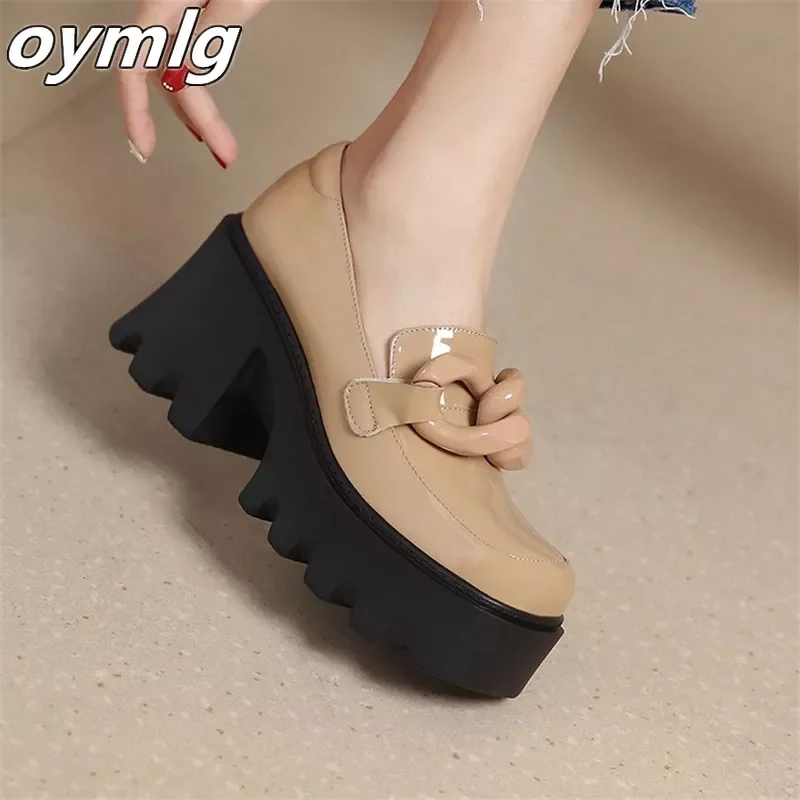 2022New Spot model 2022 early spring new high-heeled water table metal decoration solid color single shoes women
2022New Spot model 2022 early spring new high-heeled water table metal decoration solid color single shoes women