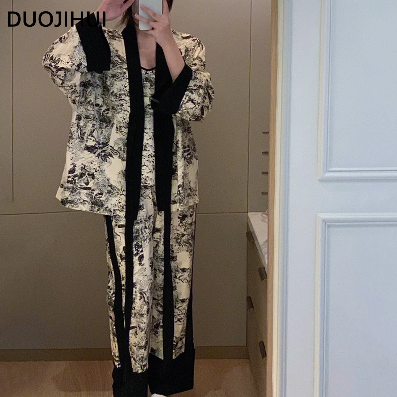 Шикарный контрастный женский кардиган DUOJIHUI из трех предметов, пикантный кардиган на шнуровке, свободные длинные брюки, повседневные женские пижамные комплекты
Шикарный контрастный женский кардиган DUOJIHUI из трех предметов, пикантный кардиган на шнуровке, свободные длинные брюки, повседневные женские пижамные комплекты