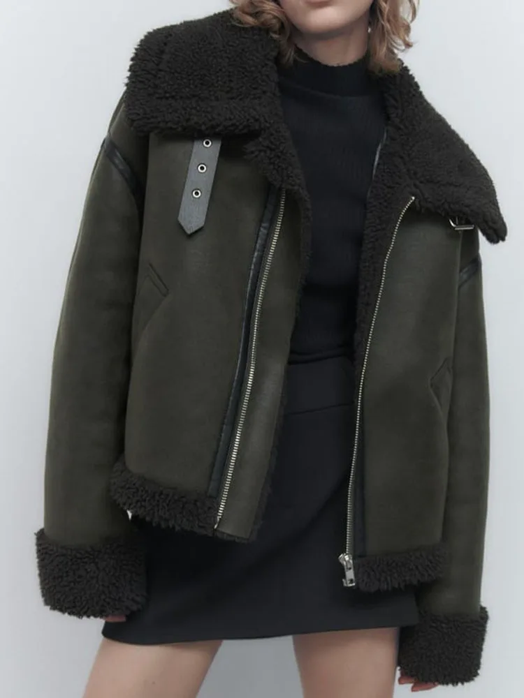 Autumn and Winter New 2023 Fashion Women's Thickened Warm Coat Women's Lamb Fur Grass Integrated Jacket Military Green Fur Coat
Autumn and Winter New 2023 Fashion Women's Thickened Warm Coat Women's Lamb Fur Grass Integrated Jacket Military Green Fur Coat
