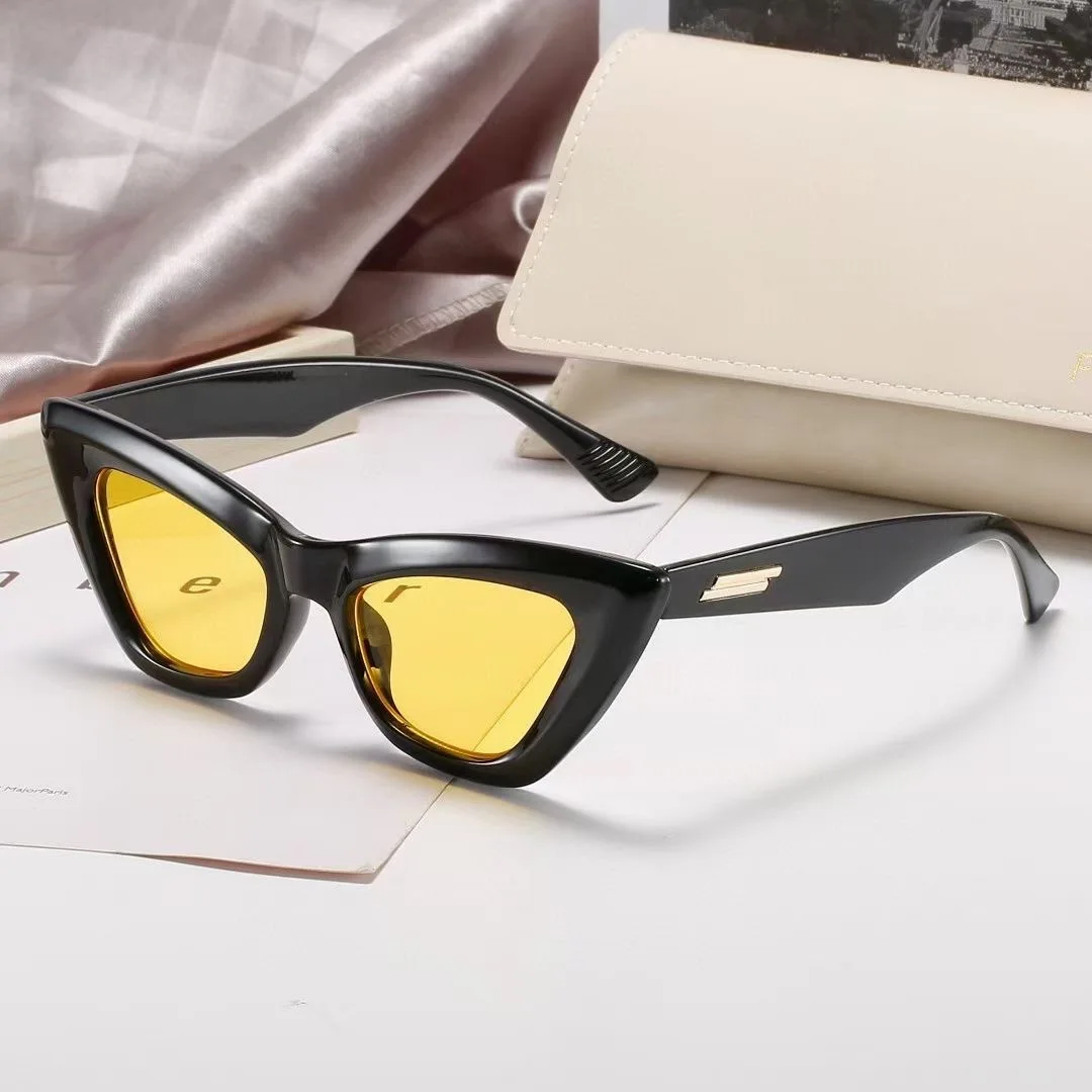 New Arrival 2022 Fashion Plastic Sunglasses Women Vintage Classic Vintage Sun Glasses Female Oculos De Sol Feminino UV400
New Arrival 2022 Fashion Plastic Sunglasses Women Vintage Classic Vintage Sun Glasses Female Oculos De Sol Feminino UV400