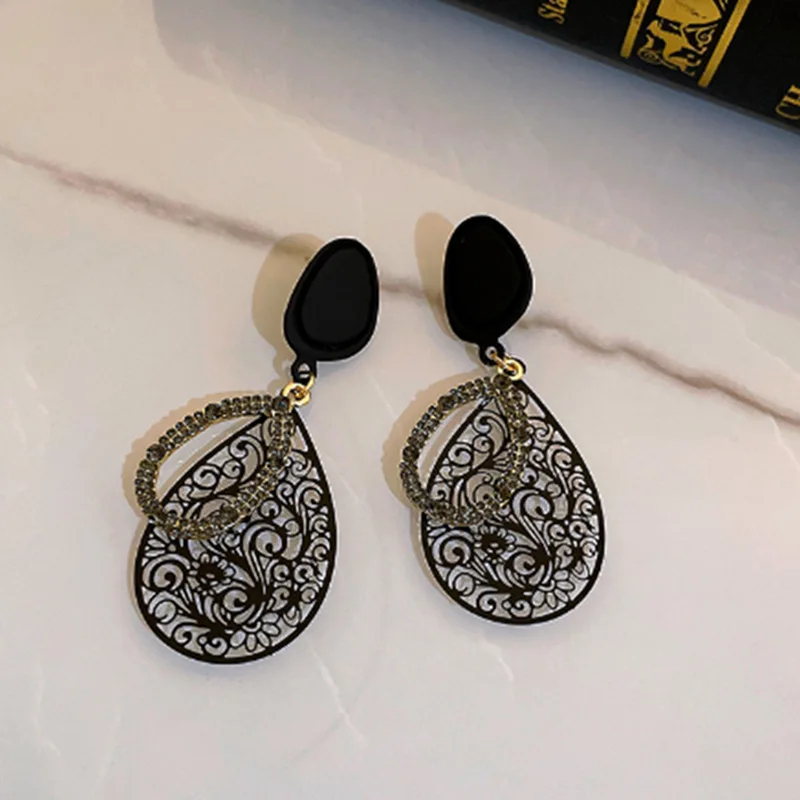 Hollow Dangle Drop Long Statement Drop Earrings Statement Geometric jewelry for women classic earrings for women 2022 luxury
Hollow Dangle Drop Long Statement Drop Earrings Statement Geometric jewelry for women classic earrings for women 2022 luxury