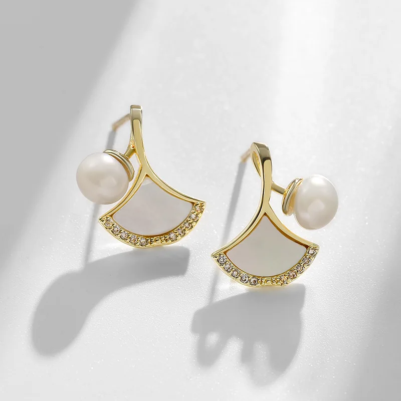 ARADOO Fashion S925 Ginkgo Biloba Freshwater Pearl Shell Set Diamond Stud Earrings
ARADOO Fashion S925 Ginkgo Biloba Freshwater Pearl Shell Set Diamond Stud Earrings