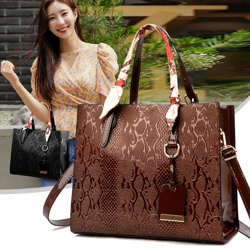 Print Fashion Handbag Women's Shoulder Strap Handbag Large Women Bags Top Handle Bags Bags for Women 2022 New Luxury Handbags
Print Fashion Handbag Women's Shoulder Strap Handbag Large Women Bags Top Handle Bags Bags for Women 2022 New Luxury Handbags