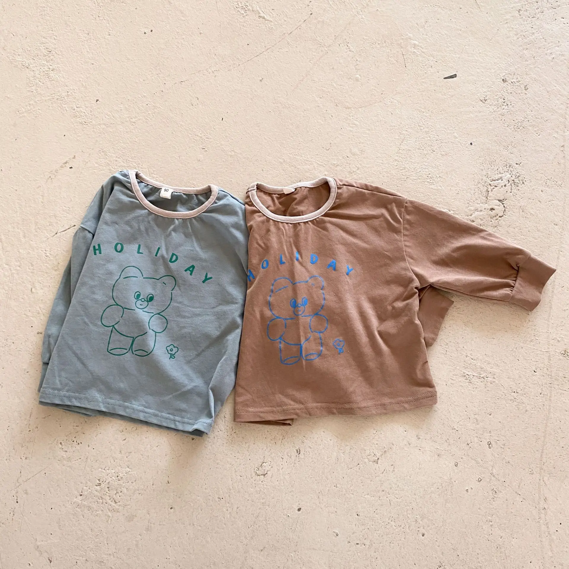 2022 Autumn New Kid Girl Letter Print Long Sleeve T-shirts Children Boy Cartoon Bear Bottoming Shirt Baby Full Cotton Loose Tees
2022 Autumn New Kid Girl Letter Print Long Sleeve T-shirts Children Boy Cartoon Bear Bottoming Shirt Baby Full Cotton Loose Tees