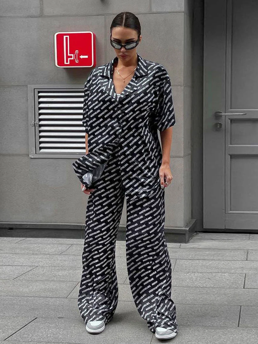Marthaqiqi Printing Women Nightwear 2 Piece Suit Turn-Down Collar Pajama Half Sleeve Sleepwear Pants Loose Female Nightgowns Set
Marthaqiqi Printing Women Nightwear 2 Piece Suit Turn-Down Collar Pajama Half Sleeve Sleepwear Pants Loose Female Nightgowns Set