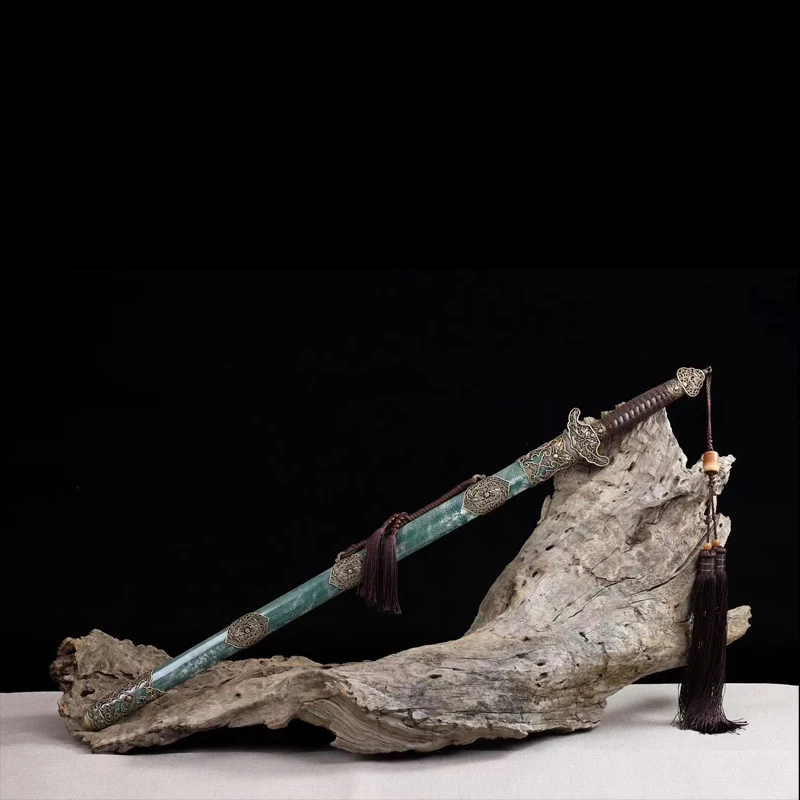 Китайские традиционные мечи, сделанные из чистой меди и сто стали, установлены как ножницы из кислотной древесины
Китайские традиционные мечи, сделанные из чистой меди и сто стали, установлены как ножницы из кислотной древесины