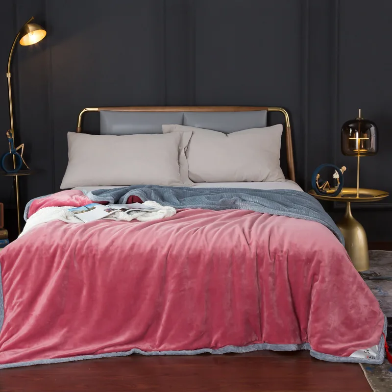 Solid Color Velvet Duvet Cover Winter Warmth Thick Bedding Set Double Quilt Cover Twin Queen King Comforter Cover 150×200
Solid Color Velvet Duvet Cover Winter Warmth Thick Bedding Set Double Quilt Cover Twin Queen King Comforter Cover 150×200