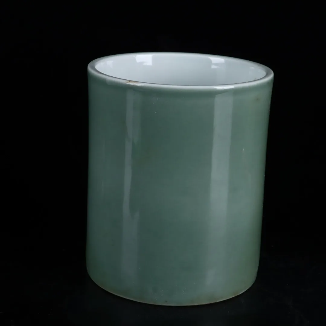 Qing Dynasty Bean Green Glaze Pen Holder Home Crafts Study Utensils Fine Workmanship
Qing Dynasty Bean Green Glaze Pen Holder Home Crafts Study Utensils Fine Workmanship