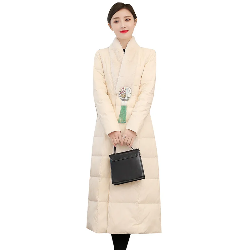 Vintage winter Chinese V-neck fur collar embroidery slim warm white duck down thickened medium length down jacket
Vintage winter Chinese V-neck fur collar embroidery slim warm white duck down thickened medium length down jacket