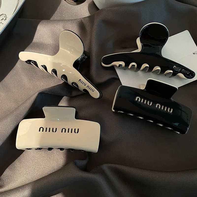 Luxury Square Geometry Hair Clip Hair Clip Simple Acetic Acid Hair Claws for Girls Fashion Elegant Headdress Hair Accessoires
Luxury Square Geometry Hair Clip Hair Clip Simple Acetic Acid Hair Claws for Girls Fashion Elegant Headdress Hair Accessoires