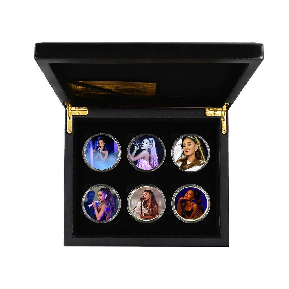 Gold Plated Metal Coin Ariana Grande Commemorative Coin US Super Star Decoration Crafts Souvenir Gifts Wooden Box 6pcs/set
Gold Plated Metal Coin Ariana Grande Commemorative Coin US Super Star Decoration Crafts Souvenir Gifts Wooden Box 6pcs/set