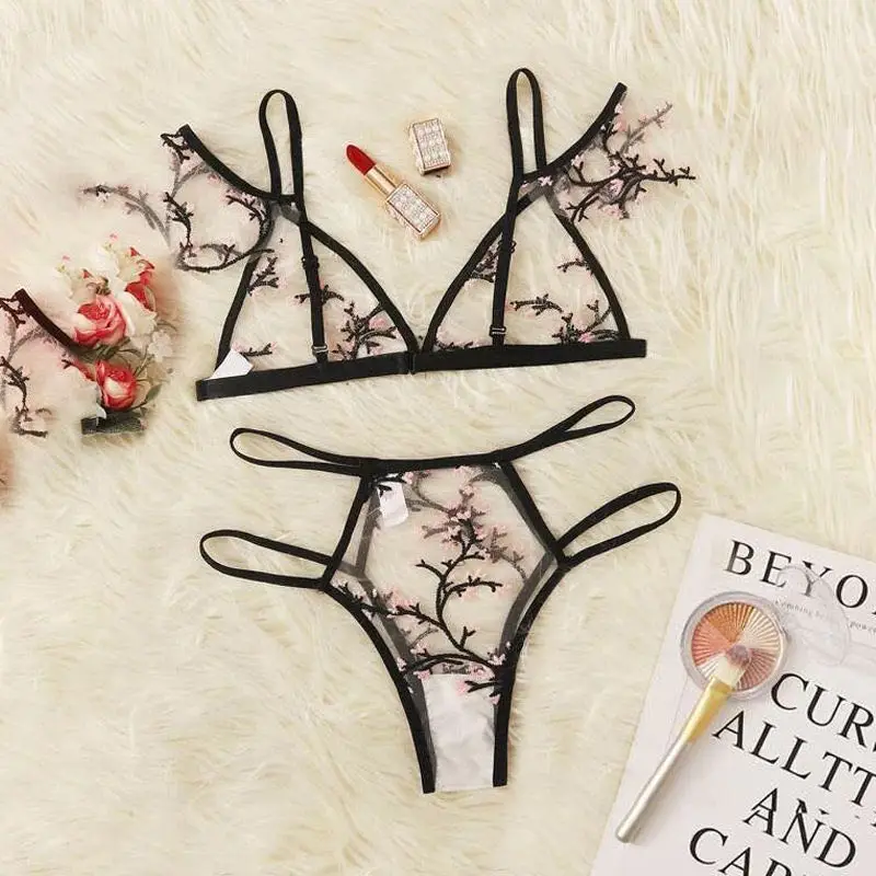 Woman's Sexy Lingerie Set for Woman Embroidered Bikini Panties Sensual Lace Breathable Bras Erotic Bandage Exotic Underwear
Woman's Sexy Lingerie Set for Woman Embroidered Bikini Panties Sensual Lace Breathable Bras Erotic Bandage Exotic Underwear