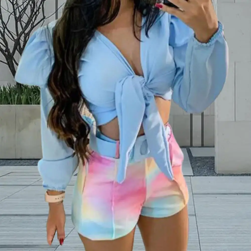 Gradient 2Pcs/Set Casual Tie-dye Deep V Neck Lady Blouse Shorts Set Soft Fabric Lady Summer Set Creative Clubwear
Gradient 2Pcs/Set Casual Tie-dye Deep V Neck Lady Blouse Shorts Set Soft Fabric Lady Summer Set Creative Clubwear