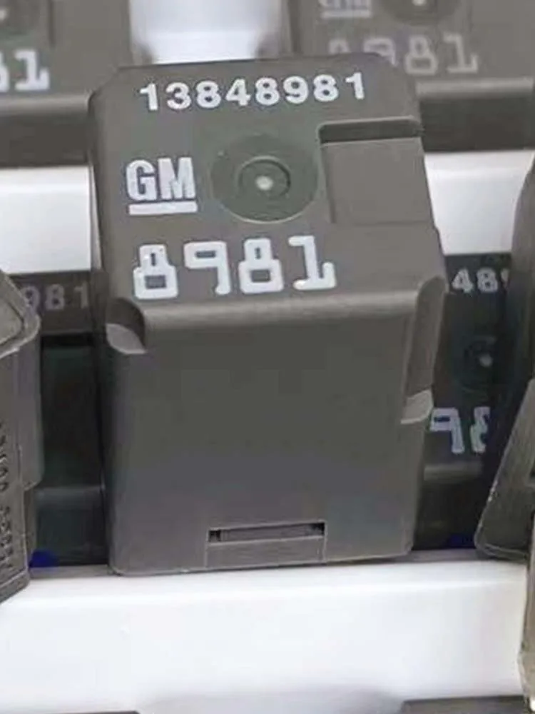 Реле 4 контакта 13848981 
Реле 4 контакта 13848981