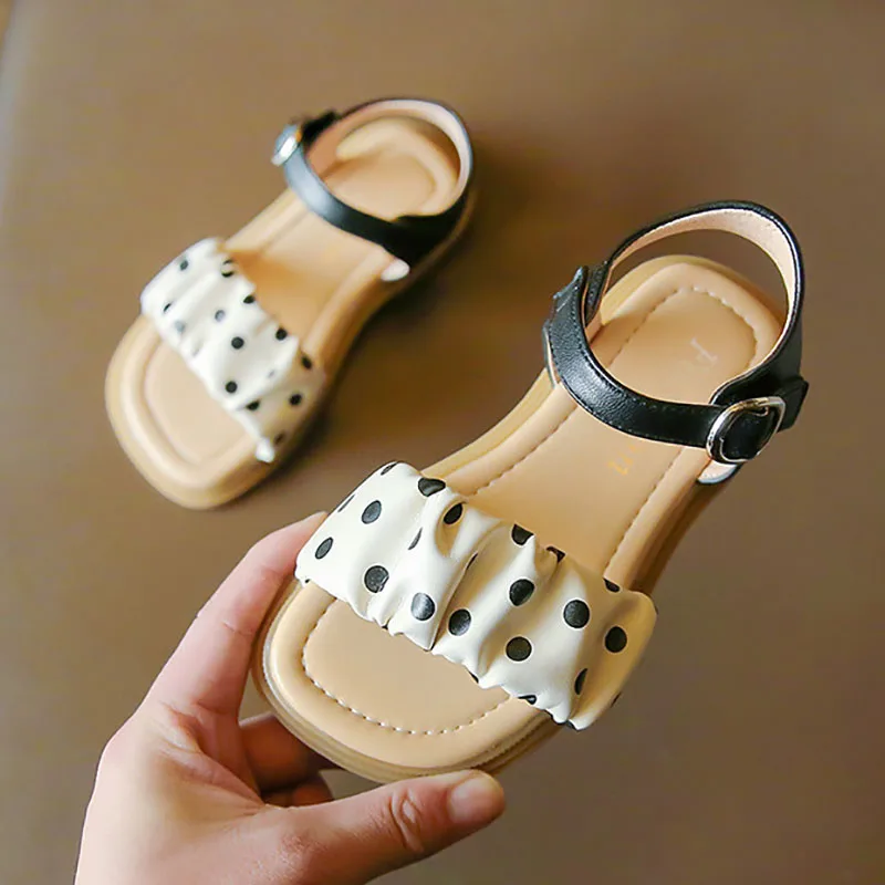Kids Shoes 2022 Summer New Girls Fashion Polka Dot Princess Sandals Casual Soft Bottom Non-slip Beach Shoes Toddler Sandals Girl 
Kids Shoes 2022 Summer New Girls Fashion Polka Dot Princess Sandals Casual Soft Bottom Non-slip Beach Shoes Toddler Sandals Girl