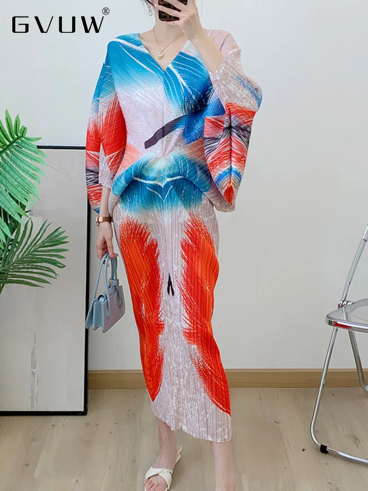 

Женское плиссированное платье GVUW, с V-образным вырезом и рукавами «летучая мышь», свободное лоскутное разноцветное платье с принтом, модель 17J0938 на лето, 2023