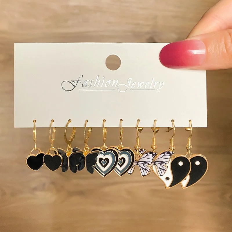Bohemia Heart Butterfly Earrings Set for Women Girls Black Metal Geometric Hoop Dangle Earring 2022 Korean Fashion Jewelry Gift
Bohemia Heart Butterfly Earrings Set for Women Girls Black Metal Geometric Hoop Dangle Earring 2022 Korean Fashion Jewelry Gift