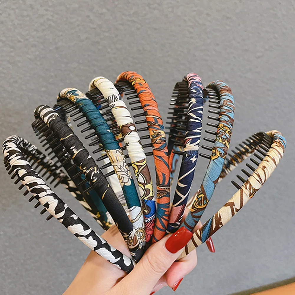 New Colored Headband Individuality Cloth HairBand Women Girls Fashion Scrunchy Retro Hair Hoop Headwear Hair Accessories
New Colored Headband Individuality Cloth HairBand Women Girls Fashion Scrunchy Retro Hair Hoop Headwear Hair Accessories