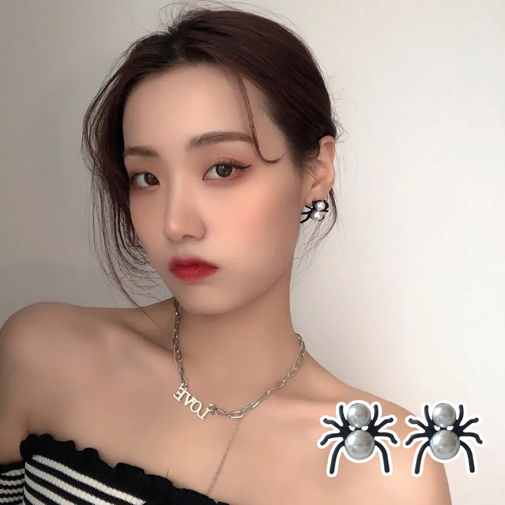 Halloween Decoration Halloween Costumes For Woman 3D Creepy Black Spider Ear Stud Earrings For Haloween Party DIY Decoration
Halloween Decoration Halloween Costumes For Woman 3D Creepy Black Spider Ear Stud Earrings For Haloween Party DIY Decoration