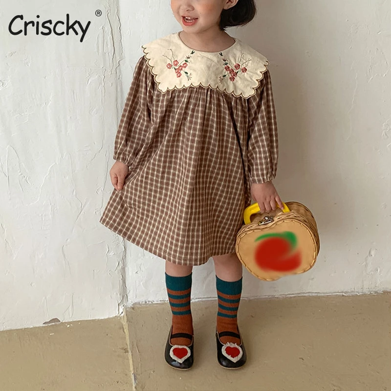 Criscky Girls Dress Summer New Long Sleeve Knee Length Plaid Sweet Floral Cotton Embroidery Casual Dress for Girls Vestidos
Criscky Girls Dress Summer New Long Sleeve Knee Length Plaid Sweet Floral Cotton Embroidery Casual Dress for Girls Vestidos