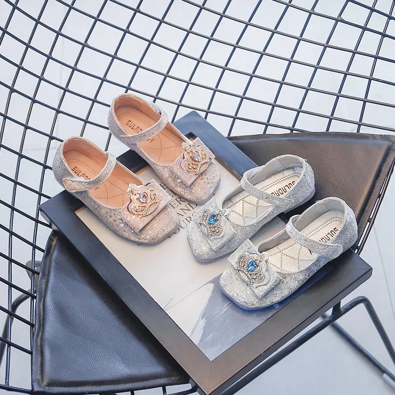 Girls School Shoes Kids Rhinestone Imperial Crown Princess Sweet Shoes Children Shallow Performance Wedding Mary Jane Shoes
Girls School Shoes Kids Rhinestone Imperial Crown Princess Sweet Shoes Children Shallow Performance Wedding Mary Jane Shoes