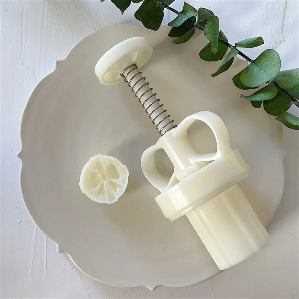 Mold Baking Utensils Household 3.5*3.5cm Hand Pressure Cake Tools Pastry Hand Press Tool Peach Blossom Increased Hands-on Fun
Mold Baking Utensils Household 3.5*3.5cm Hand Pressure Cake Tools Pastry Hand Press Tool Peach Blossom Increased Hands-on Fun