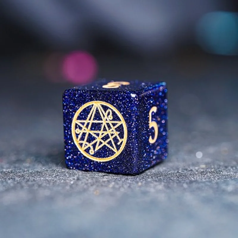 Cthulhu Octopus Head D6 Dice Blue Sand Stone Dnd Dice Red Glass Beads Dragonfire RPG COC Board Games Dice Custom Gifts for Men 
Cthulhu Octopus Head D6 Dice Blue Sand Stone Dnd Dice Red Glass Beads Dragonfire RPG COC Board Games Dice Custom Gifts for Men