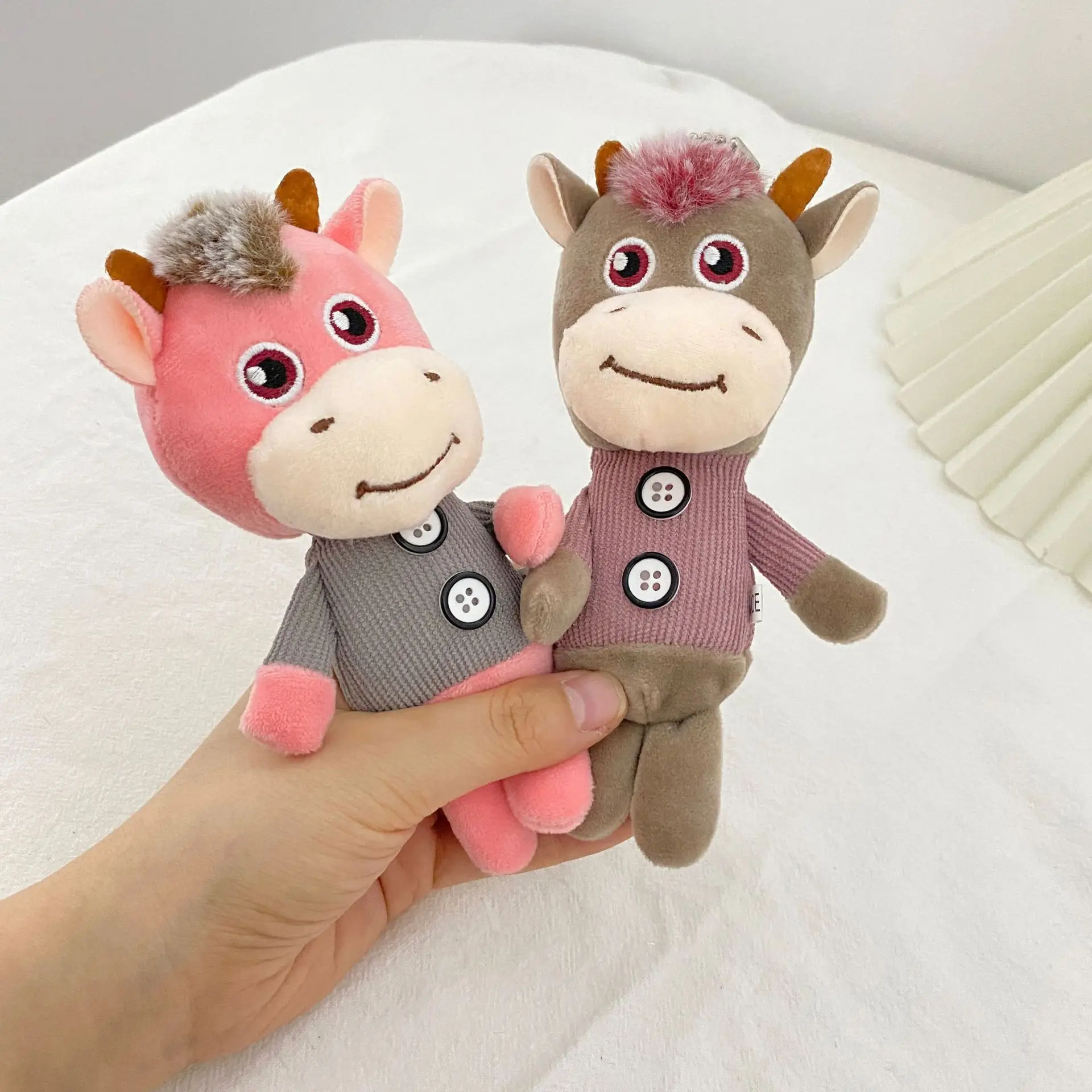 Cow Pendant Dressing Button Cute Plush Backpack Hanging Doll Doll Bag Pendant Jewelry Girls Like Toys
Cow Pendant Dressing Button Cute Plush Backpack Hanging Doll Doll Bag Pendant Jewelry Girls Like Toys
