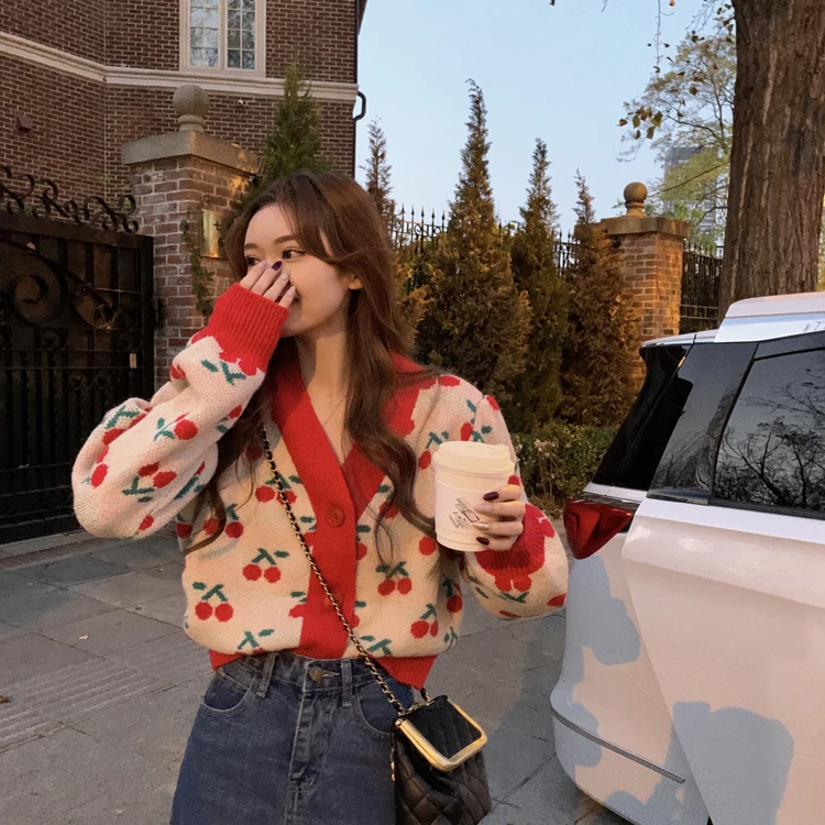 Fashion Cherry Cardigan Women Clothes Vinage Knit Cropped Sweaters Tops Loose Pull Femme Korean Fashion Sueter Mujer
Fashion Cherry Cardigan Women Clothes Vinage Knit Cropped Sweaters Tops Loose Pull Femme Korean Fashion Sueter Mujer