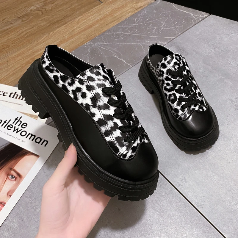 Leopard Print Women's Slippers SandalS Mueller Shoes Summer New Thick Soles Fashion Leather Pop Shoes Women Sneaker
Leopard Print Women's Slippers SandalS Mueller Shoes Summer New Thick Soles Fashion Leather Pop Shoes Women Sneaker