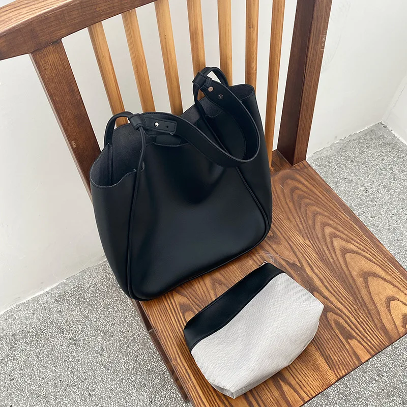 Retro Large Capacity Tote Composite Bag for Women Female 2022 New Fashion Luxury Designer Shoulder Crossbody Bags Travel Handbag
Retro Large Capacity Tote Composite Bag for Women Female 2022 New Fashion Luxury Designer Shoulder Crossbody Bags Travel Handbag