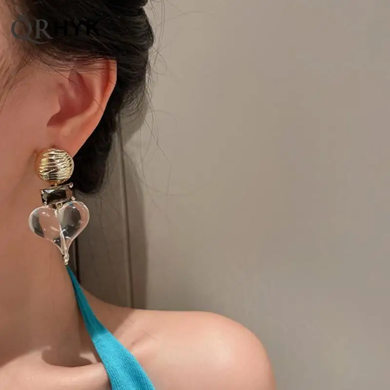 Women's Transparent Love Heart Ear Drop Earrings 2020 Trend Fashion Female Ear Studs Korean Elegant Ladies Earring Jewelry Gifts
Women's Transparent Love Heart Ear Drop Earrings 2020 Trend Fashion Female Ear Studs Korean Elegant Ladies Earring Jewelry Gifts