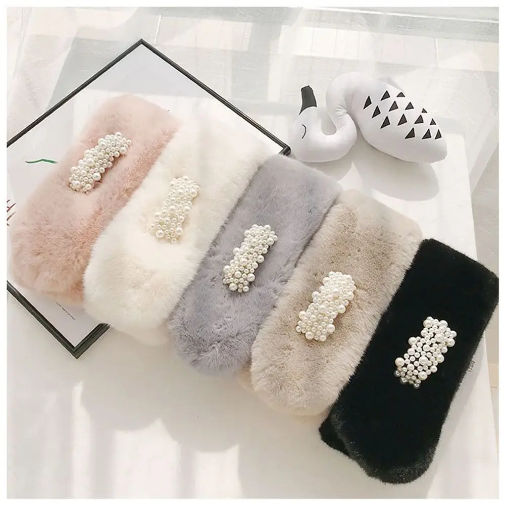 Thicken Faux Rabbit Fur Plush Elegant Winter Warm Neckerchief Wrap Cross Scarf Solid Color Neck Warmer
Thicken Faux Rabbit Fur Plush Elegant Winter Warm Neckerchief Wrap Cross Scarf Solid Color Neck Warmer
