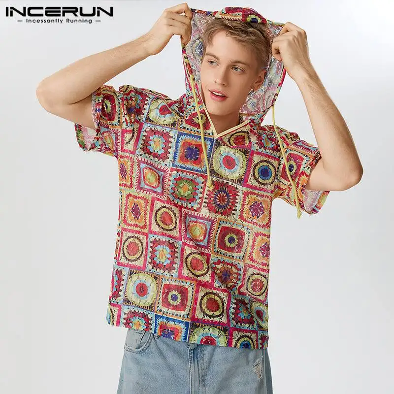 Men T Shirt Lace Printing Hooded V Neck Short Sleeve See Through Tee Tops 2023 Streetwear Loose Summer Fashion Camisetas INCERUN
Men T Shirt Lace Printing Hooded V Neck Short Sleeve See Through Tee Tops 2023 Streetwear Loose Summer Fashion Camisetas INCERUN