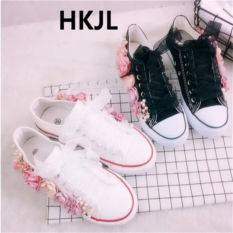 Handmade beads flower three-dimensional flower sequins low-top canvas shoes all-match banquet shoes women's large size 35-46
Handmade beads flower three-dimensional flower sequins low-top canvas shoes all-match banquet shoes women's large size 35-46