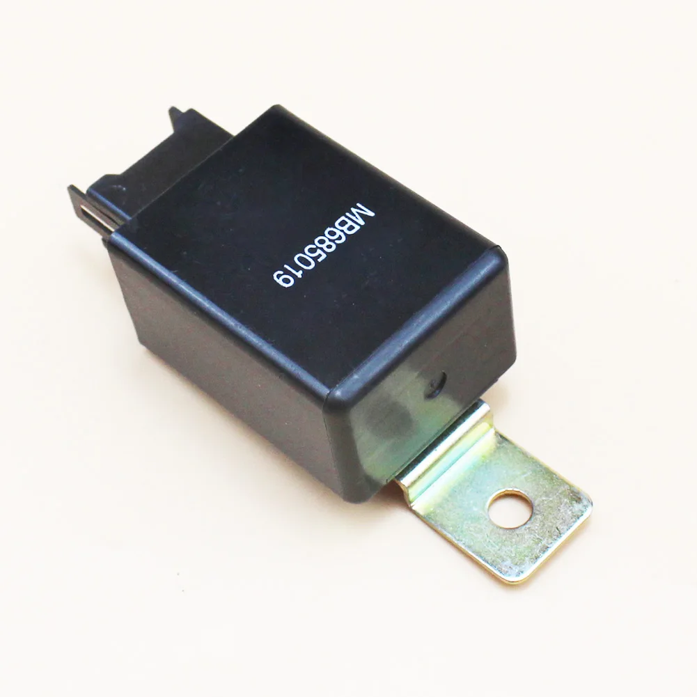 Car Styling Door Central Locking Control Relay for Mitsubishi Pajero Shogun MK2 V31 V32 V33 MB685019 
Car Styling Door Central Locking Control Relay for Mitsubishi Pajero Shogun MK2 V31 V32 V33 MB685019