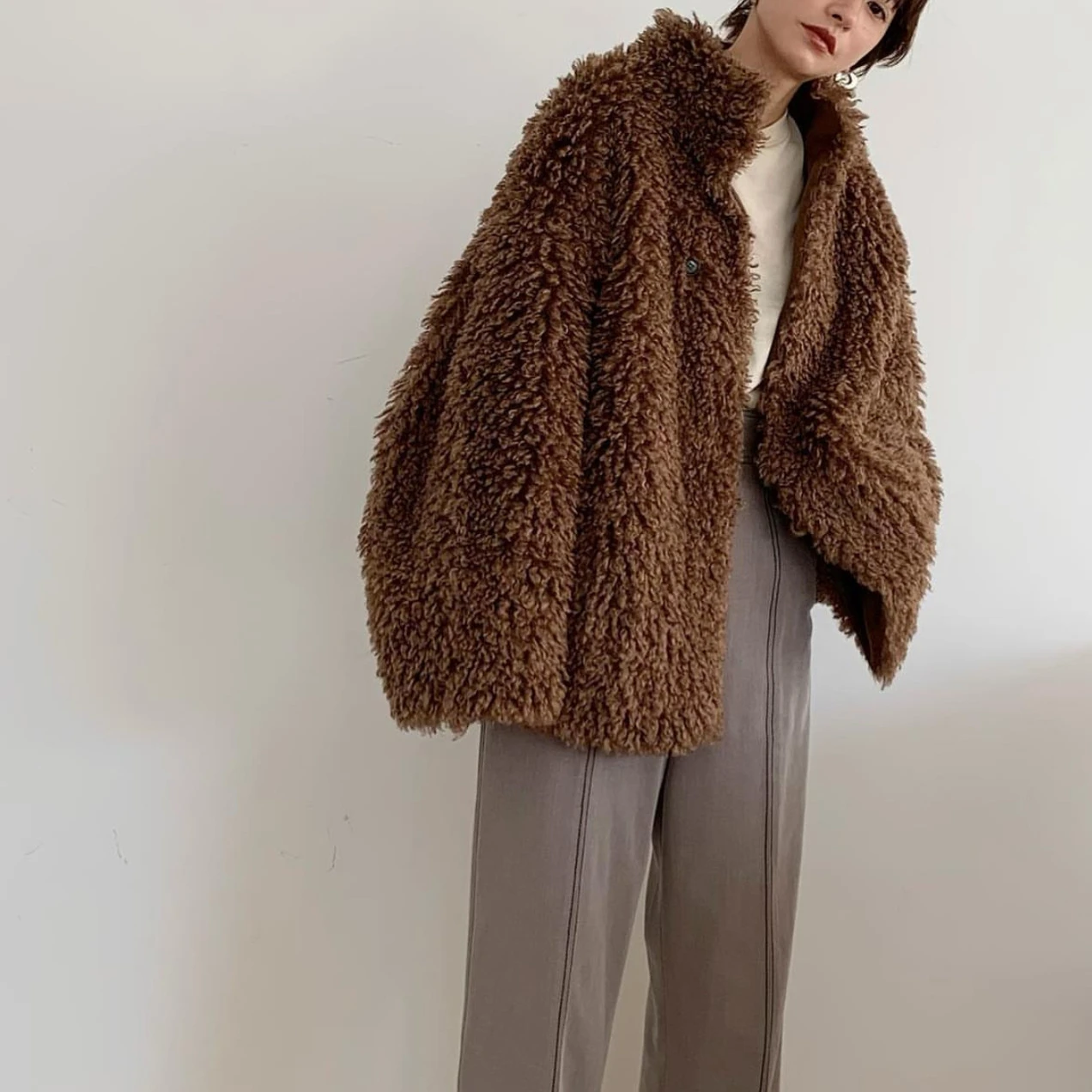 Double Face Wear Lambswool Overcoat 2022 Winter Jacket Women Clothing Wool Jackets Female Vintage Autumn Warm Teddy Coat Female
Double Face Wear Lambswool Overcoat 2022 Winter Jacket Women Clothing Wool Jackets Female Vintage Autumn Warm Teddy Coat Female