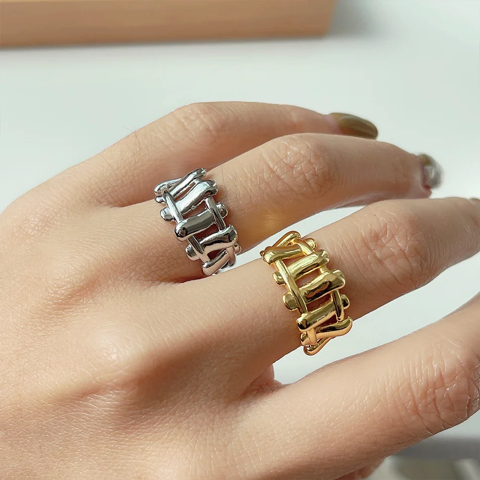 2022 Rings for Women Gold Color Korean Version Fashion Simple Temperament Braided Cross Stainless Steel Vintage Ring Jewelry
2022 Rings for Women Gold Color Korean Version Fashion Simple Temperament Braided Cross Stainless Steel Vintage Ring Jewelry