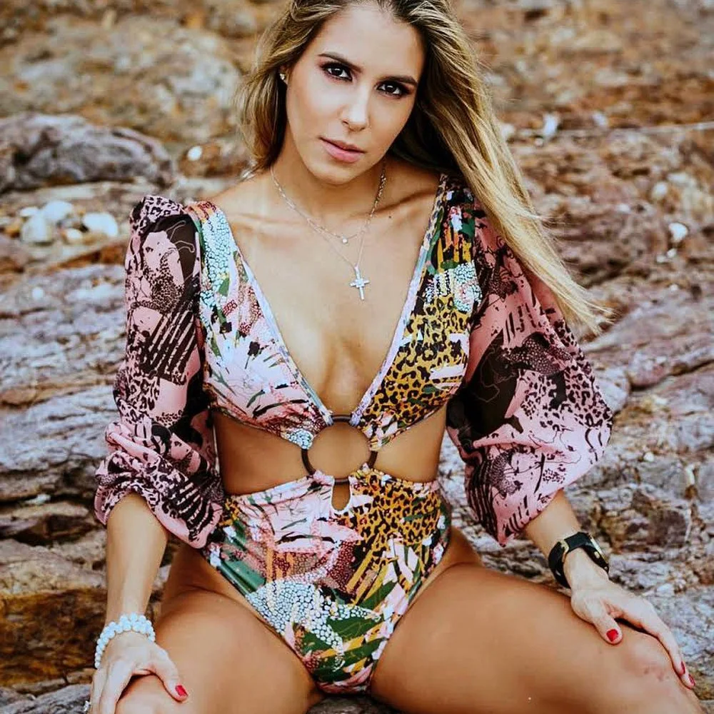 European and American printed openwork one-piece bikini swimsuit with high waist and backless sexy long sleeve swimsuit women's
European and American printed openwork one-piece bikini swimsuit with high waist and backless sexy long sleeve swimsuit women's