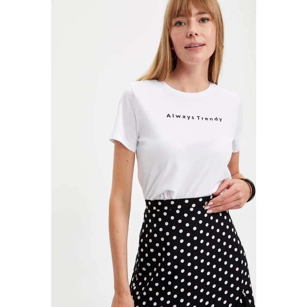 Women Always Trendy Slogan Printed T-Shirt T Shirt Y2K Top Nostalgic Summer Women T-Shirt Anime Bluz
Women Always Trendy Slogan Printed T-Shirt T Shirt Y2K Top Nostalgic Summer Women T-Shirt Anime Bluz